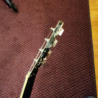 Fender Ukulele 52 Stratocaster with case