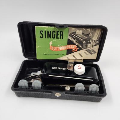 VINTAGE SINGER BUTTON HOLER