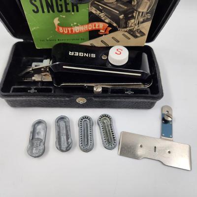 VINTAGE SINGER BUTTON HOLER