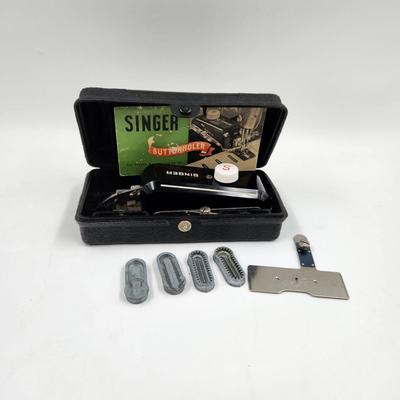 VINTAGE SINGER BUTTON HOLER
