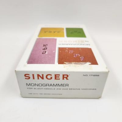 VINTAGE SINGER MONOGRAMMER