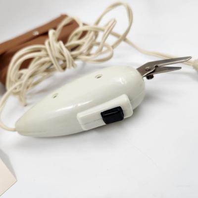 VINTAGE ELECTRIC SCISSORS & KNIT PICKER