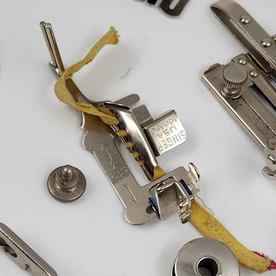 SINGER SEWING MACHINE ACCESORIES BUNDLE