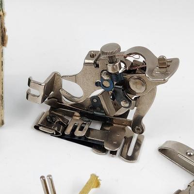 SINGER SEWING MACHINE ACCESORIES BUNDLE