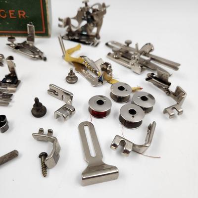 SINGER SEWING MACHINE ACCESORIES BUNDLE