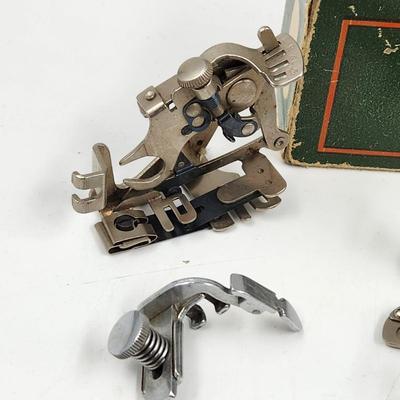 SINGER SEWING MACHINE ACCESORIES BUNDLE