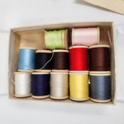 VINTAGE TRAVELING SEWING KIT