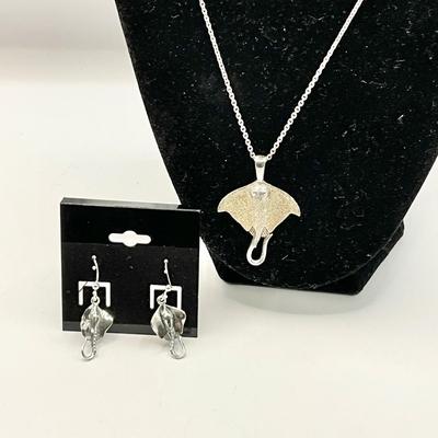 1327 Sterling Silver Sting Ray Necklace and Earring Set by Kabana