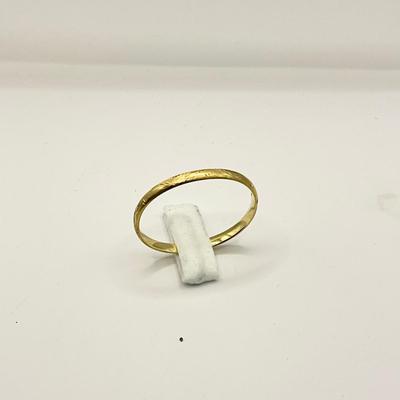 1346 14k Yellow Gold Diamond Cut Leaf Design Bangle Bracelet