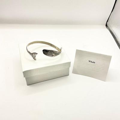 1353 Like New Sterling Bill J. Wilson Orca Whale Cuff Bracelet
