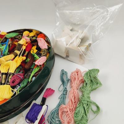 LARGE EMBROIDERY THREAD BUNDLE