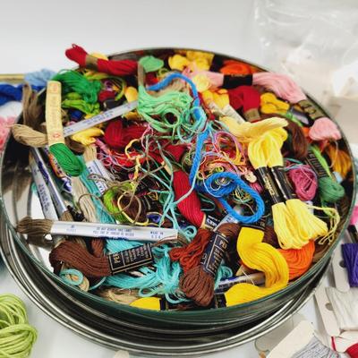 LARGE EMBROIDERY THREAD BUNDLE