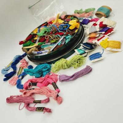 LARGE EMBROIDERY THREAD BUNDLE