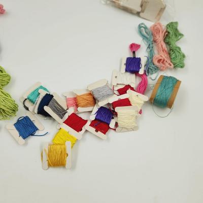 LARGE EMBROIDERY THREAD BUNDLE