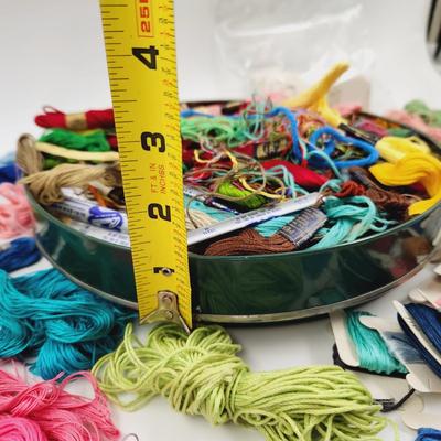 LARGE EMBROIDERY THREAD BUNDLE
