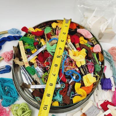 LARGE EMBROIDERY THREAD BUNDLE