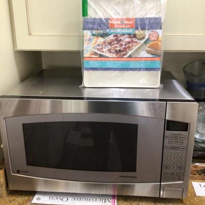 1267 G.E. Microwave & Nordic Ware Bacon Tray