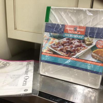 1267 G.E. Microwave & Nordic Ware Bacon Tray