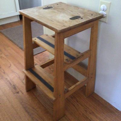 1377 Vintage Solid Wood Step Stool