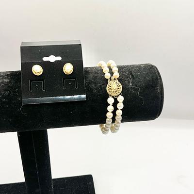 1566 14k Yellow gold Filigree Clasp Double Strand Pearl Bracelet and Earrings