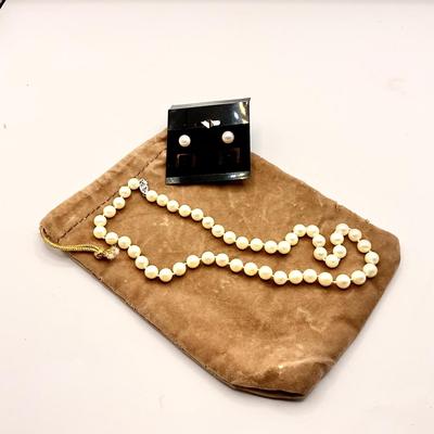 1567 14k Yellow Gold 5mm Pearl Necklace and Earring Set