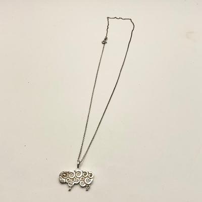 1570 Vintage Sterling Stuart John Wilson Lamb Necklace