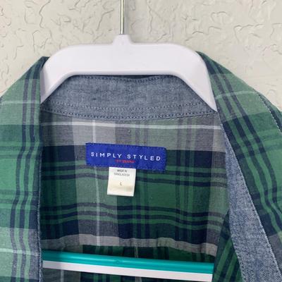 #603 Van Heusen & Simply Styled Button Up Shirts Large