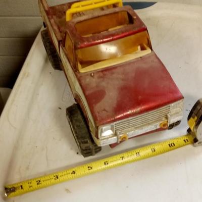 LOT 199   OLD RHINO TOY TRUCK BY NYLINT