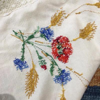 1364 Vintage Poppy Cornflower Wheat Cross Stitch Tablecloth