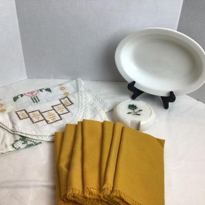 1277 Vintage Table Decor Lot Wedgewood