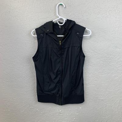 #624 Medium Cotton On Black Vest