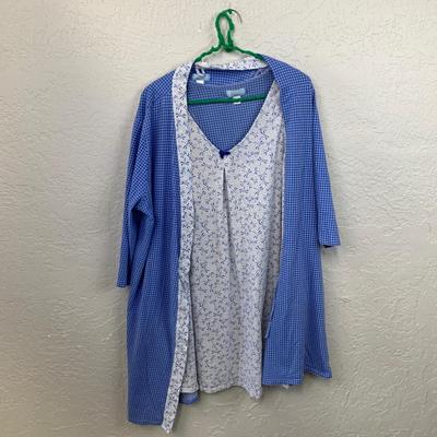 #627 Large Blue Nightgown Set