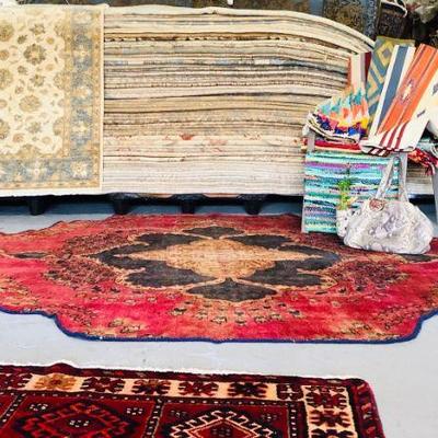 Persian & Pakistani  Rugs Kilims on different sizes and designs,  Made with 100% natural wool and Cotton, vegetable dyed and hand knotted .