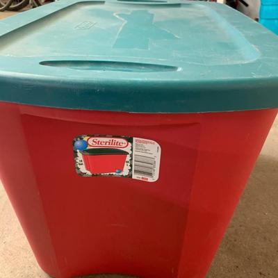 #644 Sterilite 18 and 25 Gal Holiday Totes