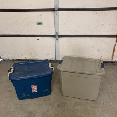 #648 Rubbermaid Roughneck 22 Gal Storage Tote and Gray Other