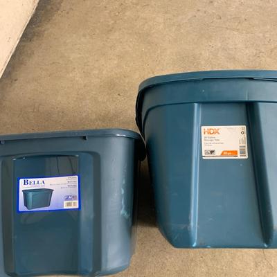 #650 17 Gal and 20 Gallon Blue Storage Totes