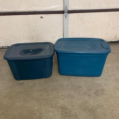 #650 17 Gal and 20 Gallon Blue Storage Totes