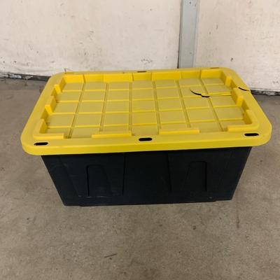 #656 27 Gallon Storage Bin