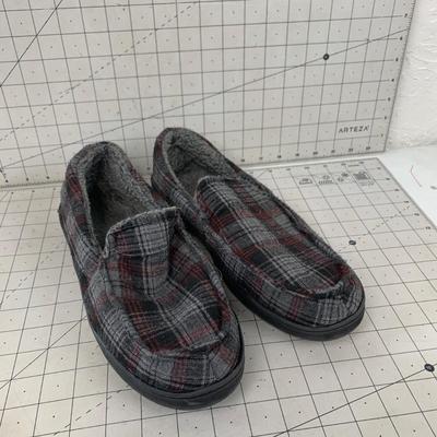#659 Size 11 Slippers