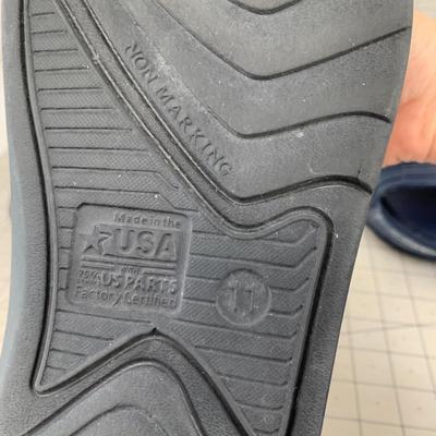#660 Size 9 and 11 Slippers