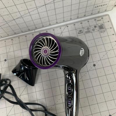 #664 Hair Dryer With Attachments