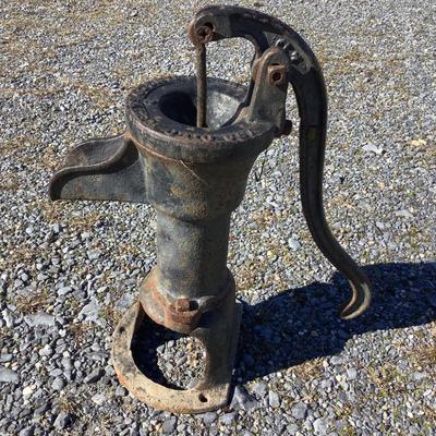 173 Antique Cast Iron Water Pump Garden Decor