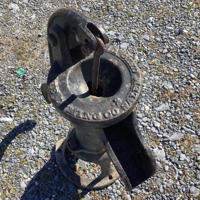 173 Antique Cast Iron Water Pump Garden Decor