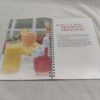 2002 SMOOTHIES & ICE TREATS RECIPE BOOK