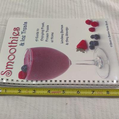 2002 SMOOTHIES & ICE TREATS RECIPE BOOK