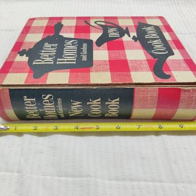 1950'S BETTER HOMES AND GARDENS NEW COOKBOOK