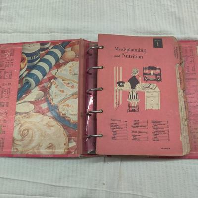 1950'S BETTER HOMES AND GARDENS NEW COOKBOOK