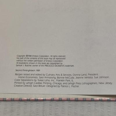 1989 THE PRECIOUS MOMENTS COOKBOOK