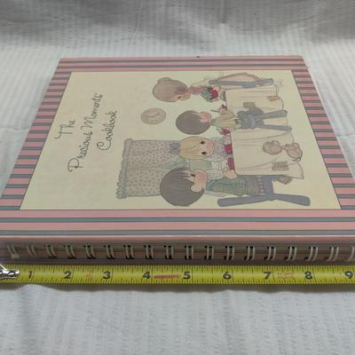 1989 THE PRECIOUS MOMENTS COOKBOOK