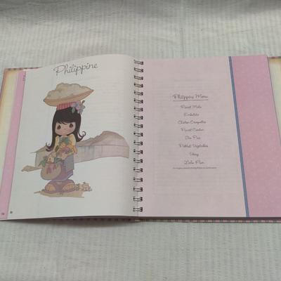 1989 THE PRECIOUS MOMENTS COOKBOOK